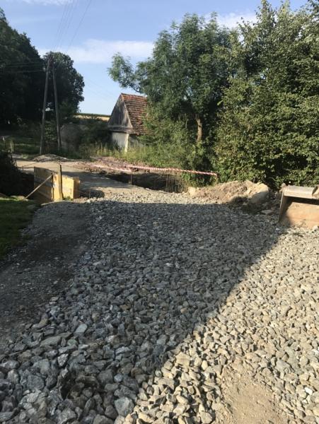Trwają prace remontowe drogi w miejscowości Cienkowice