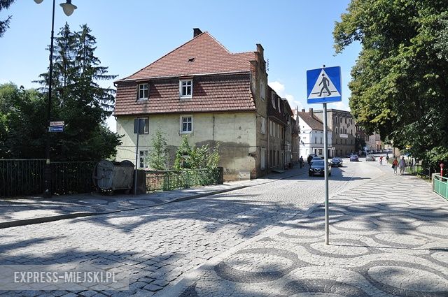 Przejście dla pieszych na wysokości mostku - pierwsza wersja