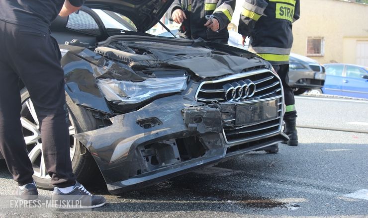 Zderzenie Audi i Citroena na krajowej ósemce w Bardzie