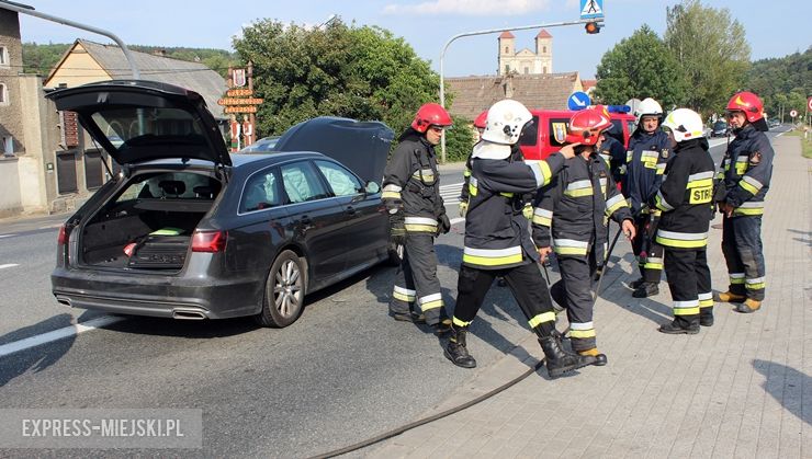 Zderzenie Audi i Citroena na krajowej ósemce w Bardzie