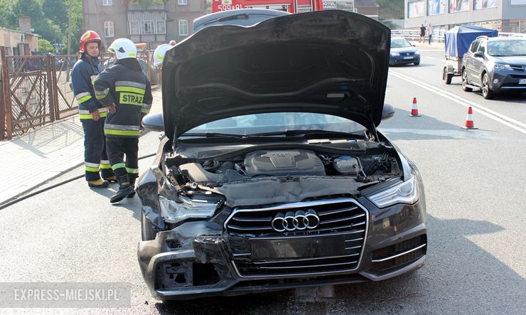 Zderzenie Audi i Citroena na krajowej ósemce w Bardzie