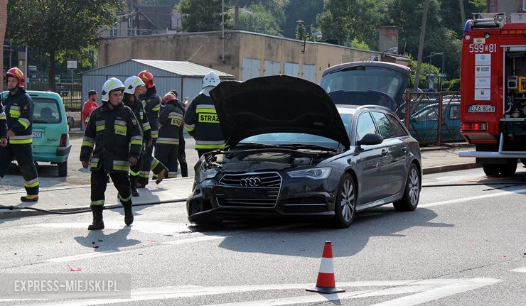 Zderzenie Audi i Citroena na krajowej ósemce w Bardzie