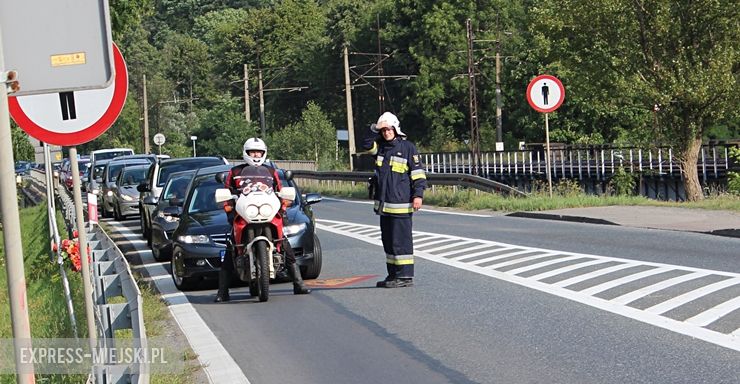 Zderzenie Audi i Citroena na krajowej ósemce w Bardzie