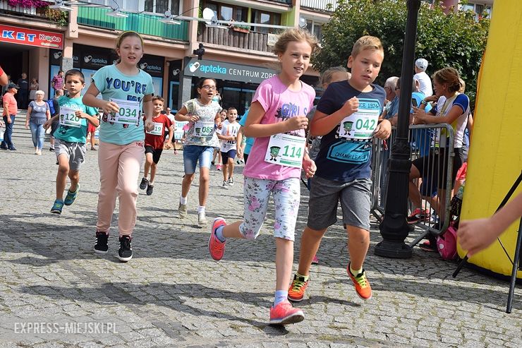 Czwarta edycja „Ząbkowickiej Dychy” w obiektywie