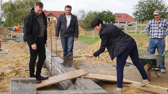 Wkopano kamień węgielny pod budowę domku myśliwskiego w Złotym Stoku