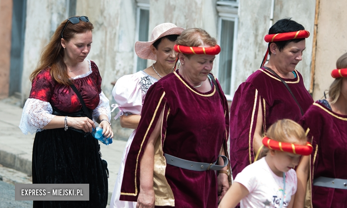 Korowód historyczny przeszedł ulicami Złotego Stoku