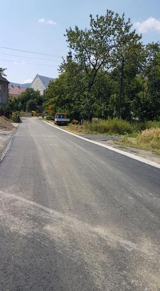 Przebudowano drogę gminną między Grodziszczem a Różaną