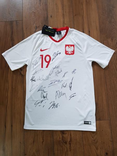koszulka Reprezentacji Polski w Piłce Nożnej z autografem Piotra Zielińskiego oraz kadrowiczami byłego selekcjonera Adama Nawałki