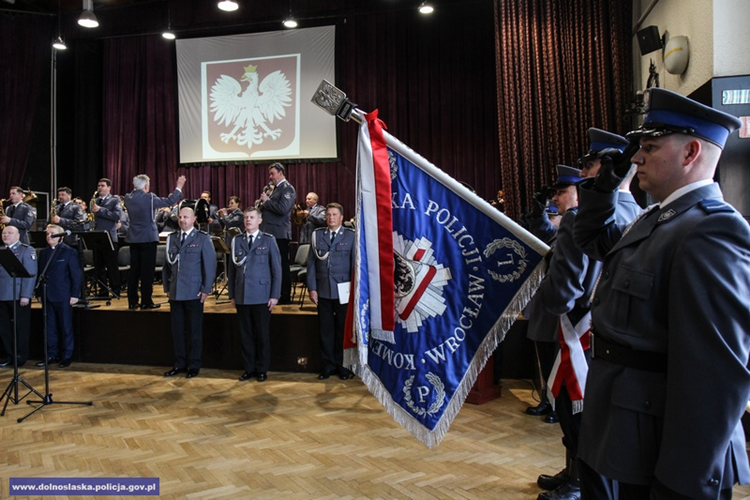 Ślubowanie nowych policjantów i policjantek