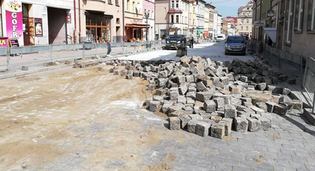 Prace remontowe na ziębickim rynku