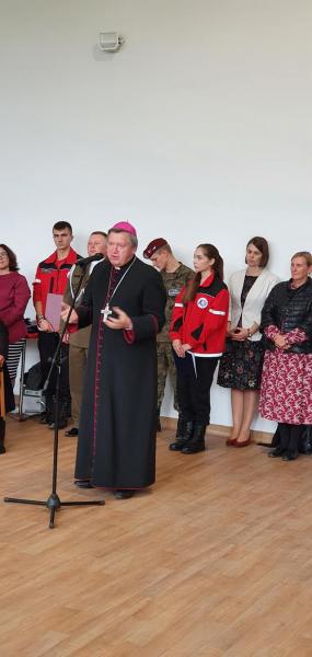 Ślubowanie uczniów klas mundurowych w Katolickim Liceum Ogólnokształcacym w Henrykowie