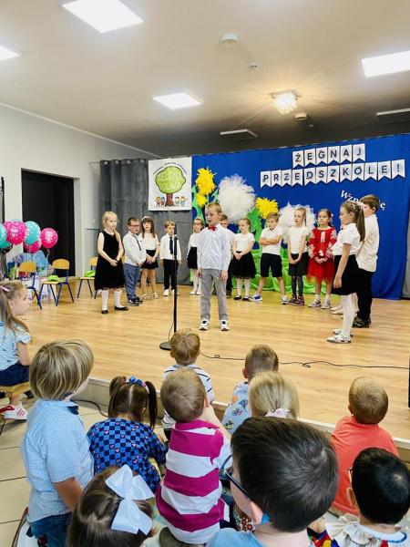 Zakończenie „zerówkowego” roku szkolnego w Przedszkolu „Zielona Dolina” w Mąkolnie