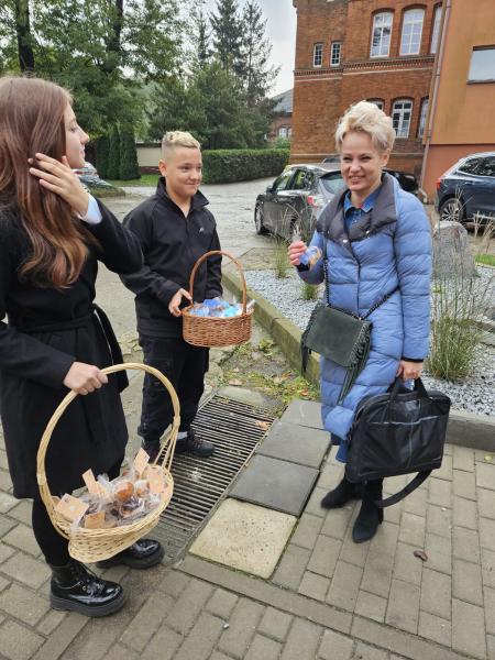 Międzynarodowe Święto Zdrowia Psychicznego. Uczniowie z Henrykowa otwarci na wsparcie 