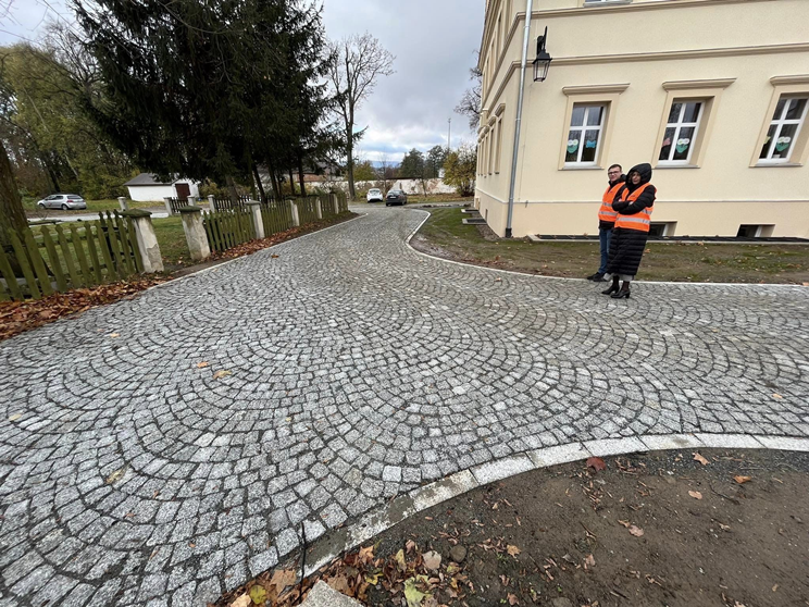 Zakończono budowę drogi przy Przedszkolu Publicznym w Przedborowej