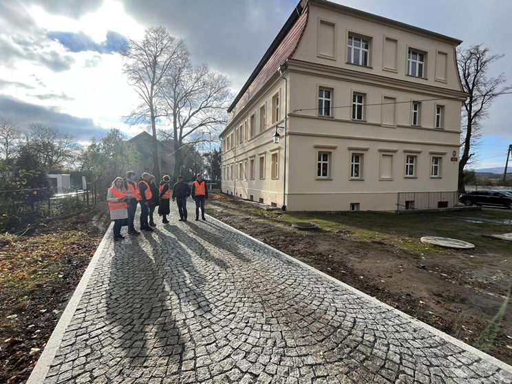 Zakończono budowę drogi przy Przedszkolu Publicznym w Przedborowej