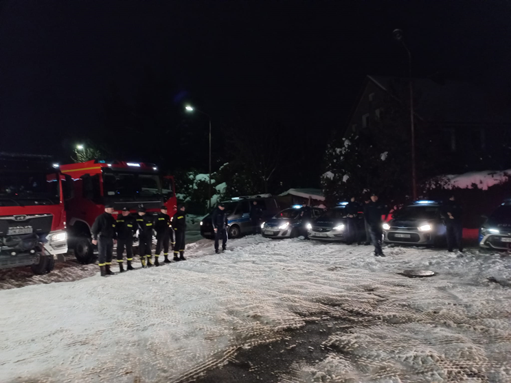 Policjanci i strażacy uczcili pamięć zmarłych policjantów