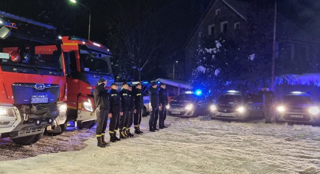 Policjanci i strażacy uczcili pamięć zmarłych policjantów