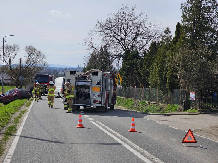 Zderzenie busa i osobówki w Ziębicach