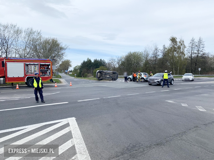  Zderzenie dwóch samochodów osobowych na skrzyżowaniu ul. Legnickiej z krajową ósemką