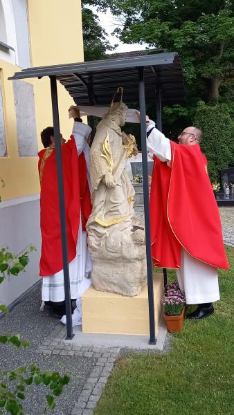 Lokalna społeczność odrestaurowała figurę św. Jana Nepomucena