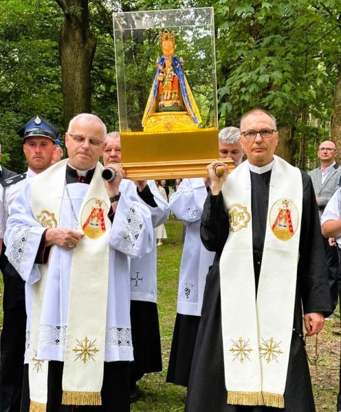 Msza święta i procesja okazji 58. rocznicy koronacji Cudownej Figury Matki Bożej Bardzkiej