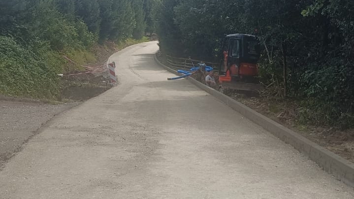 Droga do „Leśniczówki” w Laskach z nową nawierzchnią