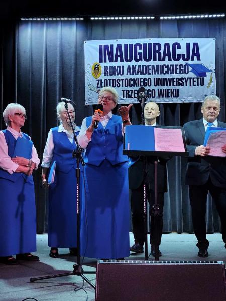 Studenci ze Złotostockiego Uniwersytetu Trzeciego Wieku zainaugurowali rok akademicki