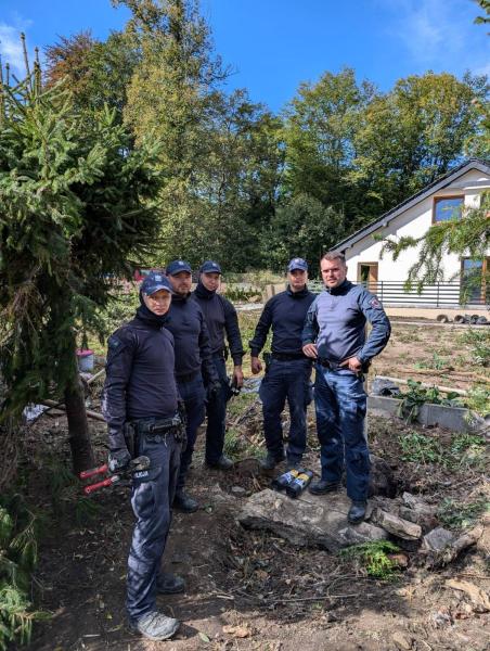 Policjanci z Bydgoszczy służą pomocą mieszkańcom Barda