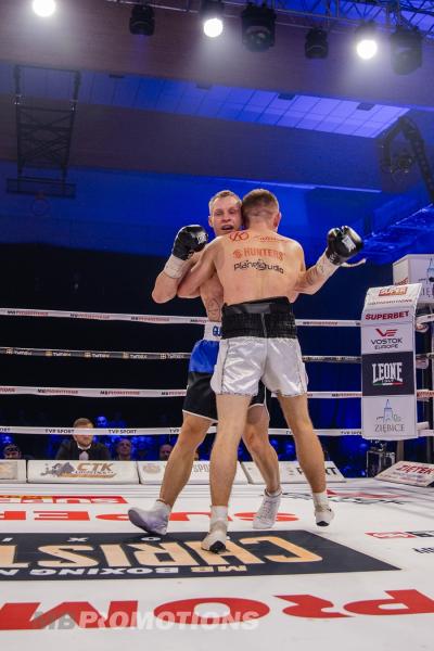 MB Boxing Night 22: Damian Gurtatowski - Bartłomiej Wańczyk