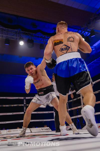 MB Boxing Night 22: Damian Gurtatowski - Bartłomiej Wańczyk