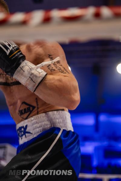 MB Boxing Night 22: Damian Gurtatowski - Bartłomiej Wańczyk