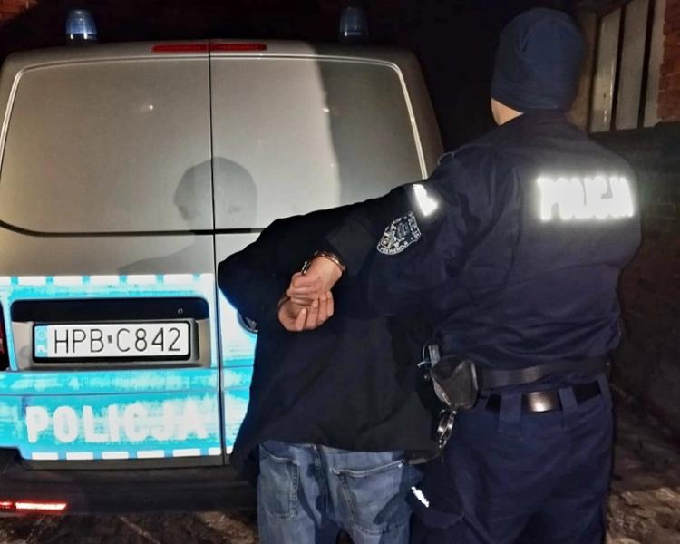 Dwa przypadki znieważenia funkcjonariuszy publicznych