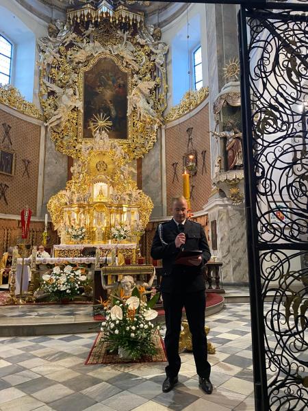 Dzień Strażaka w gminie Bardo. Msze święte, poświęcenie pojazdów oraz wspólny grill
