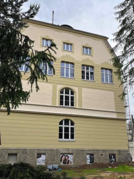 Metamofroza budynku ZSZ w Ząbkowicach Śląskich już niemal na ukończeniu [foto]