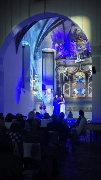 Sztuka, która ożywia przestrzeń. „Hamlet” rozświetlił mury Ewangelika