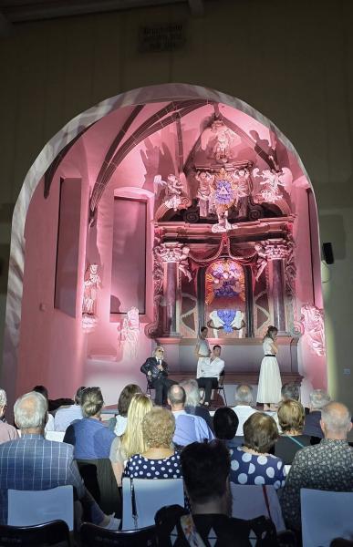 Sztuka, która ożywia przestrzeń. „Hamlet” rozświetlił mury Ewangelika