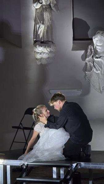 Sztuka, która ożywia przestrzeń. „Hamlet” rozświetlił mury Ewangelika