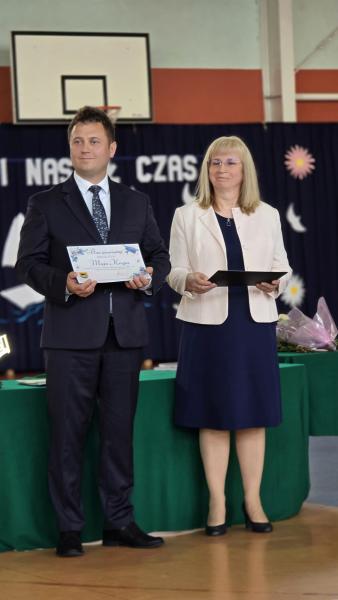 Uroczyste zakończenie roku szkolnego 2024/2025 w Ciepłowodach [foto]