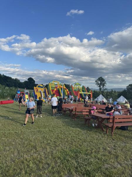 Rodzinny piknik w sołectwie Rudnica – rozpoczęcie wakacji z uśmiechem i lokalnym klimatem 