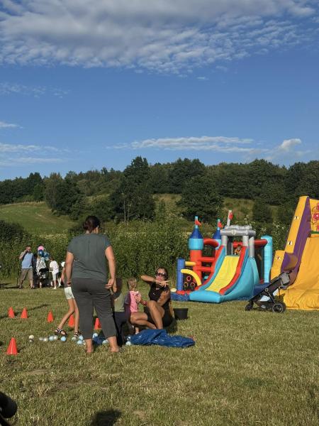 Rodzinny piknik w sołectwie Rudnica – rozpoczęcie wakacji z uśmiechem i lokalnym klimatem 