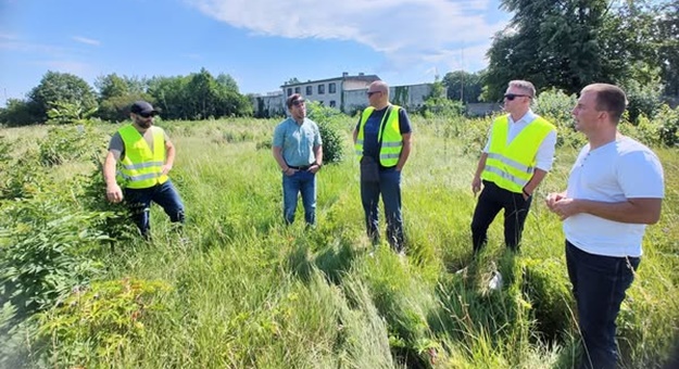 Plac budowy przekazany – rusza inwestycja mieszkaniowa w Złotym Stoku