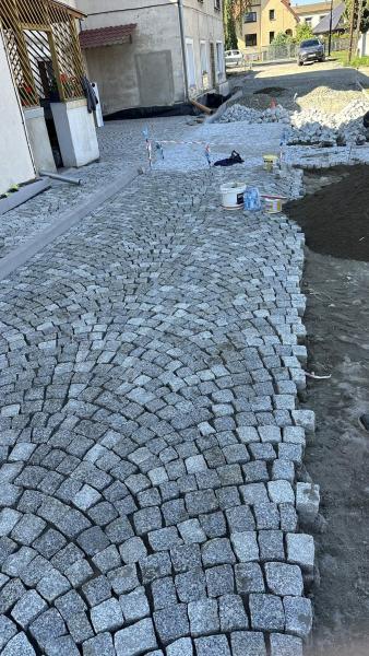 Powstaje nowa nawierzchnia drogi gminnej – fragment ulicy Stawowej w Ziębicach