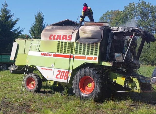 Pożar kombajnu w Bożnowicach