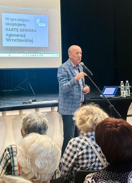 Ruszył Program Karty Seniora Aglomeracji Wrocławskiej – Jak otrzymać kartę i korzystać ze zniżek?