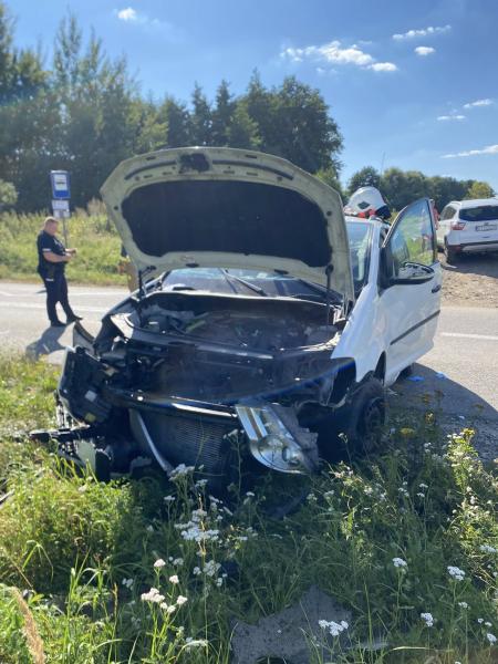 Kierująca zasłabła i uderzyła w przydrożne betonowe przęsło