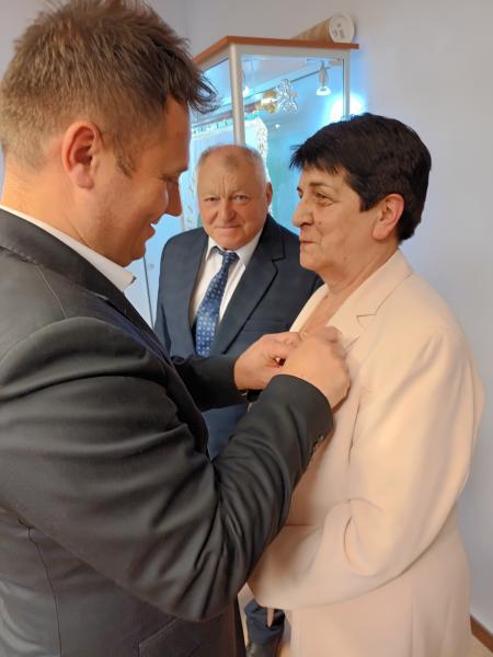 Złote Gody. Jolanta i Zbigniew Molińscy odebrali medal za długoletnie pożycie małżeńskie
