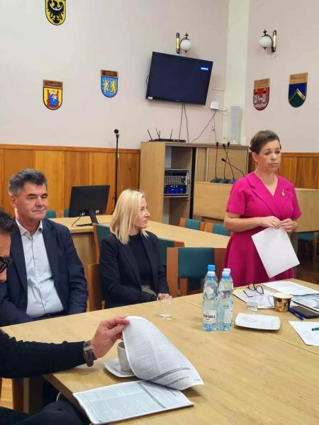 Spotkanie rodzin zastępczych i placówek opiekuńczych z władzami powiatu ząbkowickiego