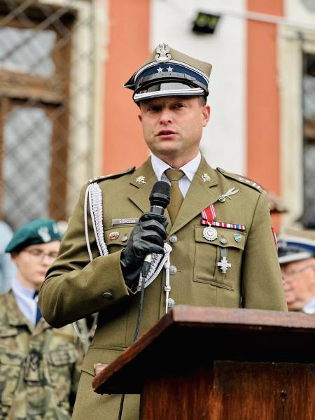Uroczyste ślubowanie pierwszoklasistów Katolickiego Liceum Ogólnokształcącego w Henrykowie 