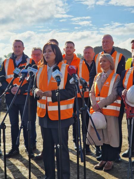 Ruszyła budowa pierwszego odcinka drogi ekspresowej S8 z Wrocławia w kierunku Kłodzka