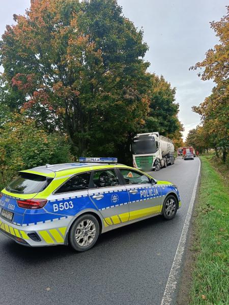 Zderzenie osobówki z samochodem ciężarowym